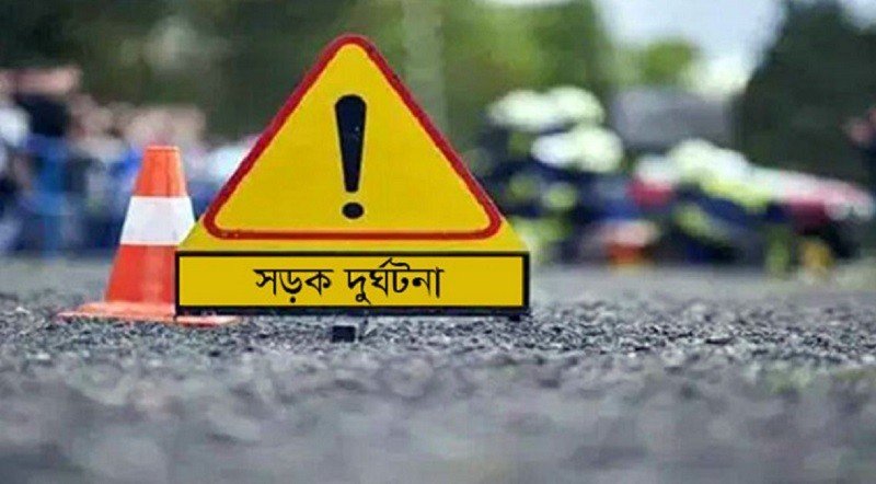 5 Killed in Bus-Ambulance Head-on Collision in Faridpur