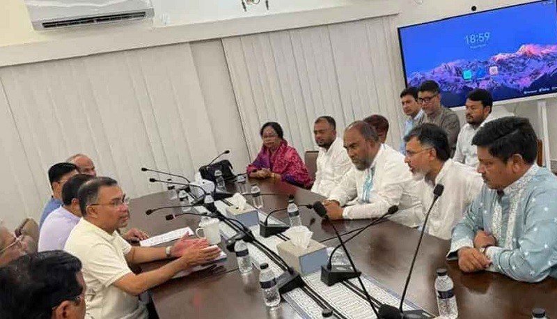 Prime Minister Provides Eid Gifts to Sanitation Workers